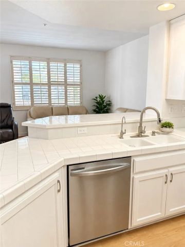 130 S Barranca 314, West Covina, CA 91791