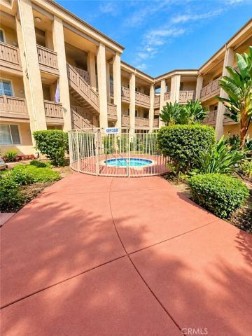 130 S Barranca 314, West Covina, CA 91791