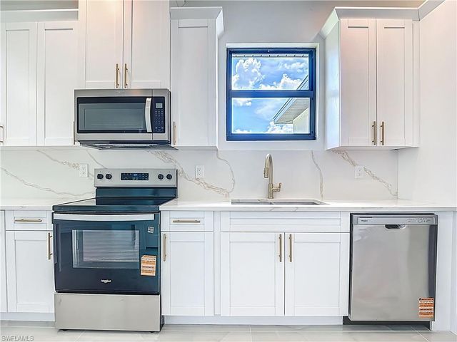 3705 8th ST SW, Lehigh Acres, FL 33976