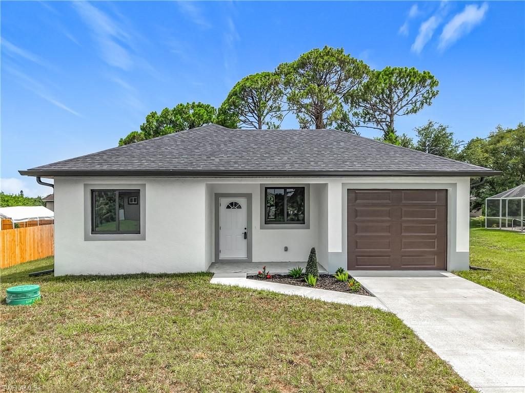 3705 8th ST SW, Lehigh Acres, FL 33976