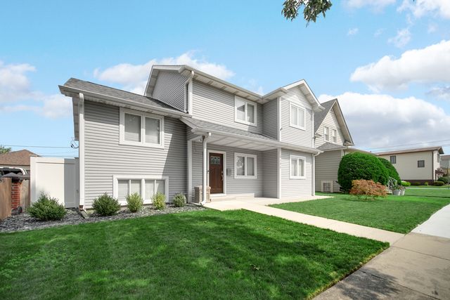 1305 N 11th Avenue, Melrose Park, IL 60160