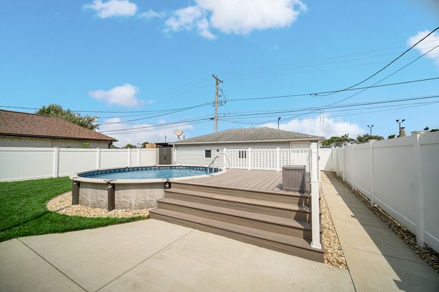 1305 N 11th Avenue, Melrose Park, IL 60160
