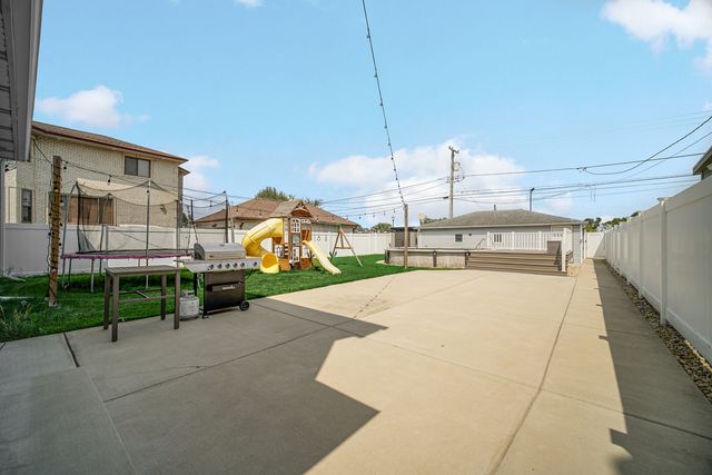 1305 N 11th Avenue, Melrose Park, IL 60160