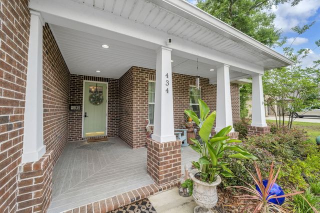 434 Mango Lane, Freeport, FL 32439