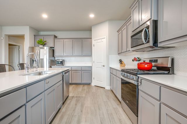 1201 Kerrville Lane, Weatherford, TX 76087