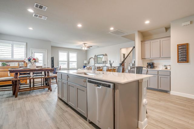 1201 Kerrville Lane, Weatherford, TX 76087