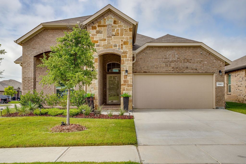 1201 Kerrville Lane, Weatherford, TX 76087