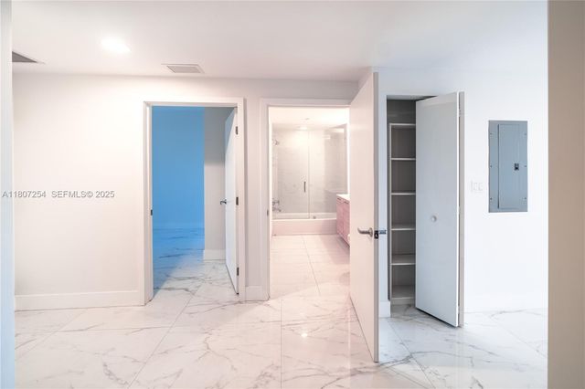 16385 Biscayne Boulevard 417, North Miami Beach, FL 33160