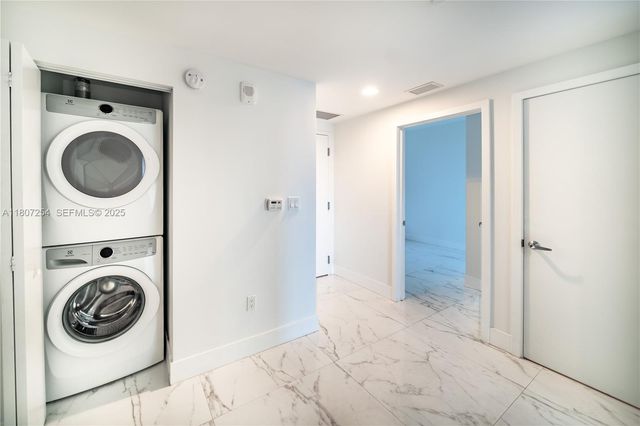 16385 Biscayne Boulevard 417, North Miami Beach, FL 33160