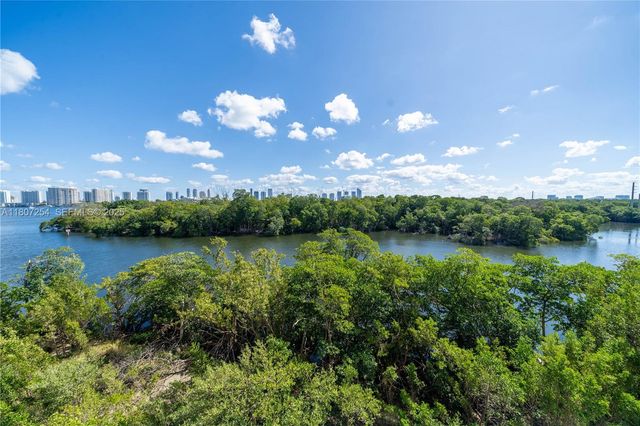 16385 Biscayne Boulevard 417, North Miami Beach, FL 33160