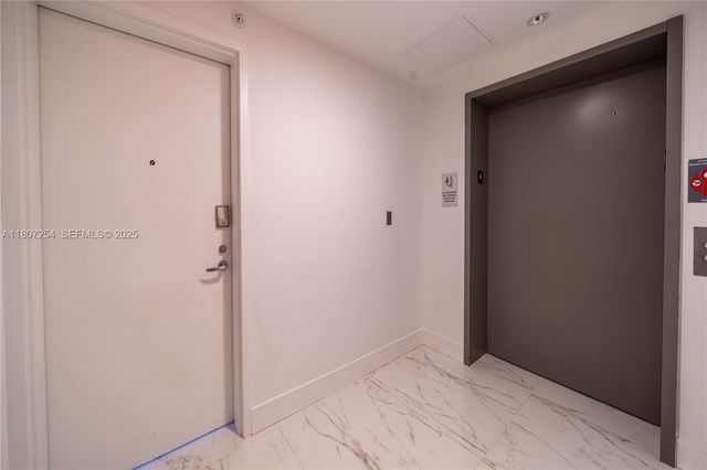 16385 Biscayne Boulevard 417, North Miami Beach, FL 33160