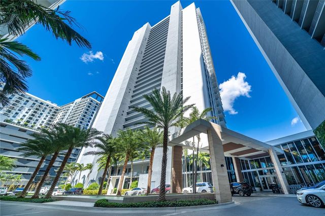 16385 Biscayne Boulevard 417, North Miami Beach, FL 33160