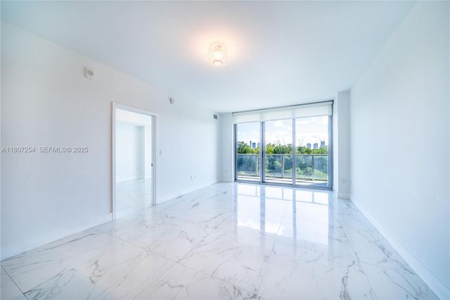16385 Biscayne Boulevard 417, North Miami Beach, FL 33160