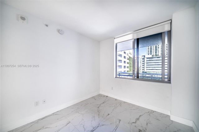 16385 Biscayne Boulevard 417, North Miami Beach, FL 33160