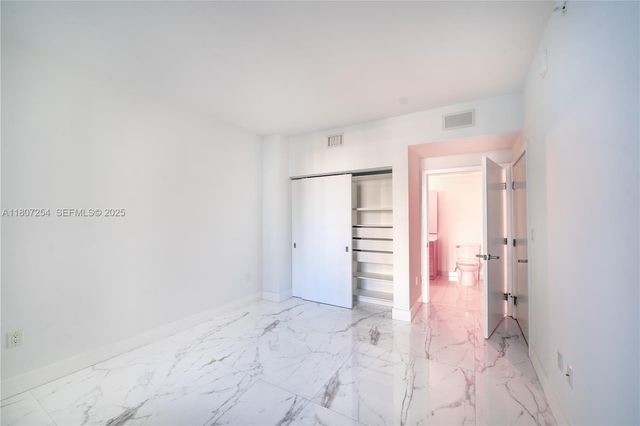 16385 Biscayne Boulevard 417, North Miami Beach, FL 33160