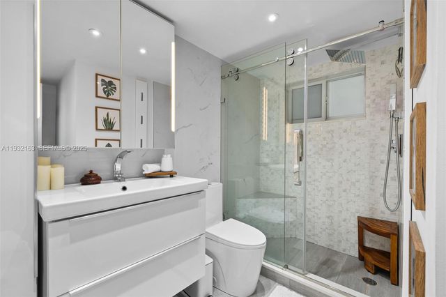 4000 NE 170th St 602, North Miami Beach, FL 33160