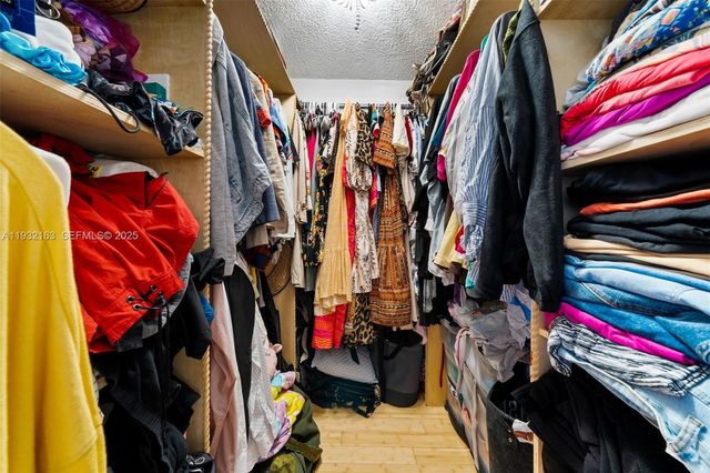 4000 NE 170th St 602, North Miami Beach, FL 33160