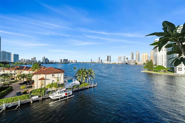 4000 NE 170th St 602, North Miami Beach, FL 33160