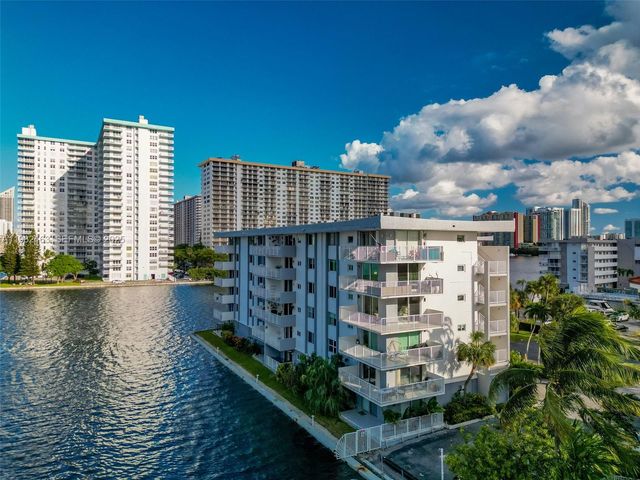 4000 NE 170th St 602, North Miami Beach, FL 33160