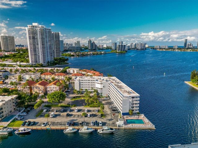 4000 NE 170th St 602, North Miami Beach, FL 33160