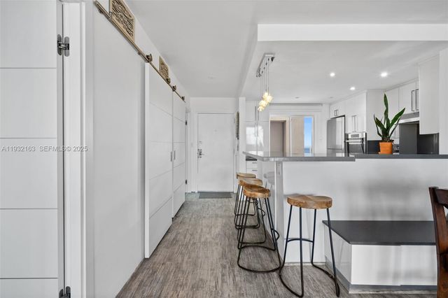 4000 NE 170th St 602, North Miami Beach, FL 33160