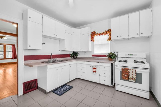 6720 31st AVENUE, Kenosha, WI 53142