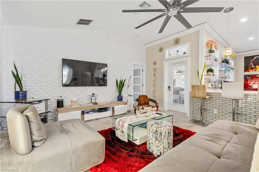 Image 18 of property listing at 2126 SW 47th ST, Cape Coral, FL 33914