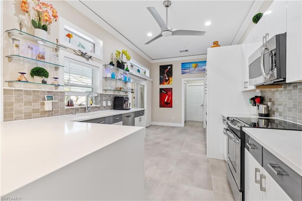 Image 24 of property listing at 2126 SW 47th ST, Cape Coral, FL 33914