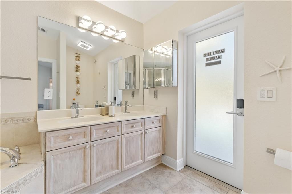 Image 29 of property listing at 2126 SW 47th ST, Cape Coral, FL 33914