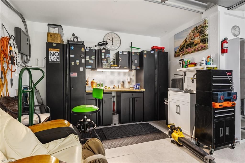 Image 35 of property listing at 2126 SW 47th ST, Cape Coral, FL 33914