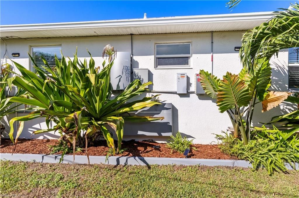 Image 43 of property listing at 2126 SW 47th ST, Cape Coral, FL 33914