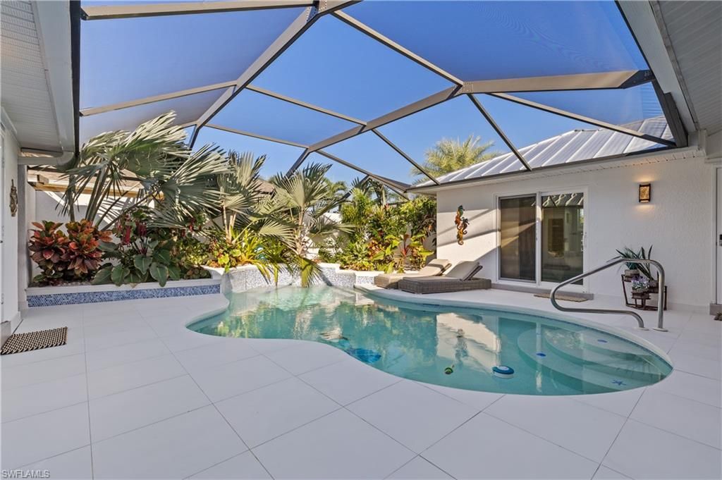 Image 7 of property listing at 2126 SW 47th ST, Cape Coral, FL 33914