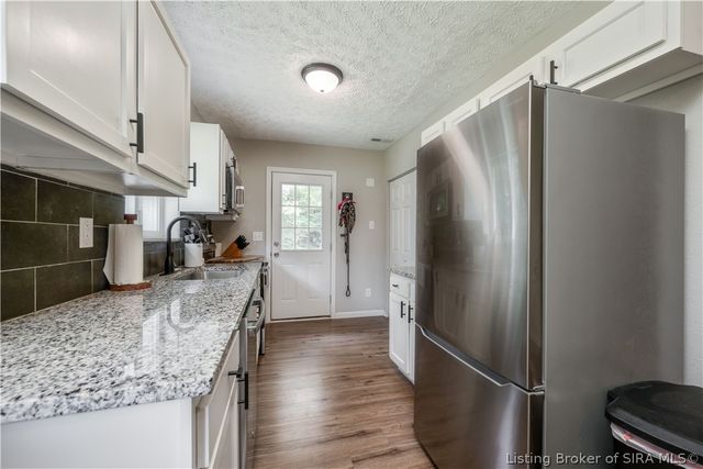 805 Foxglove Drive, Jeffersonville, IN 47130