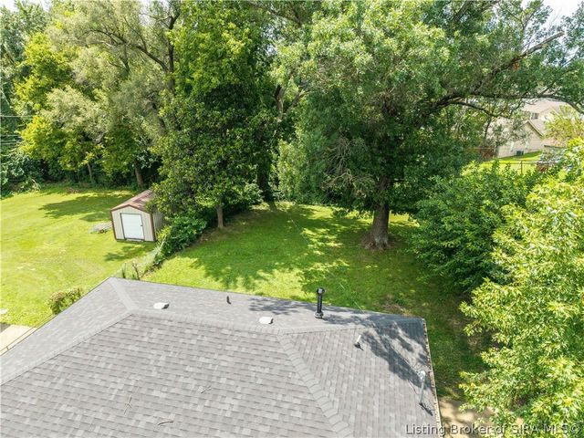 805 Foxglove Drive, Jeffersonville, IN 47130