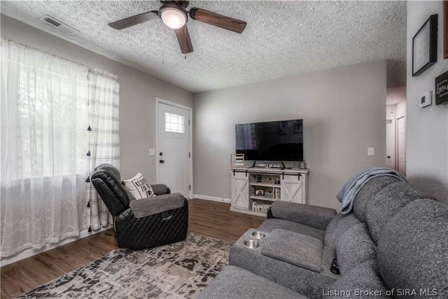 805 Foxglove Drive, Jeffersonville, IN 47130