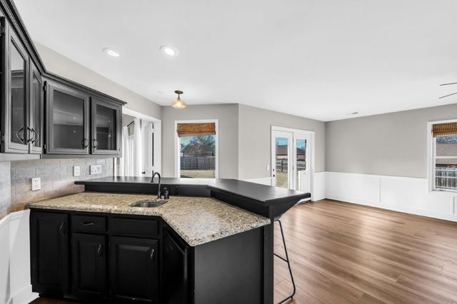 209 El Contento Drive, Bentonville, AR 72712