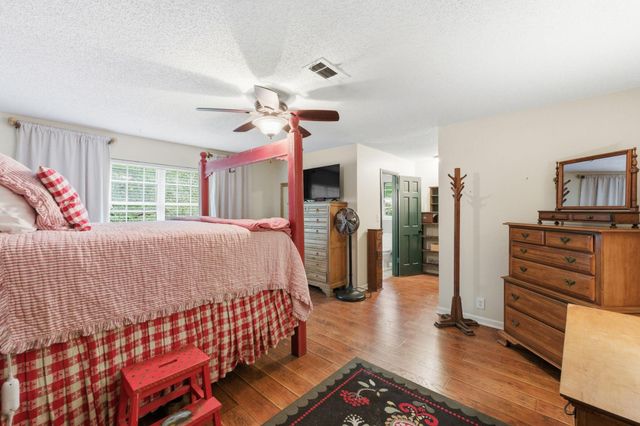 619 Tall Pines Drive, Magnolia, TX 77354