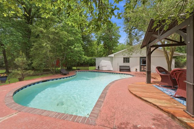 619 Tall Pines Drive, Magnolia, TX 77354