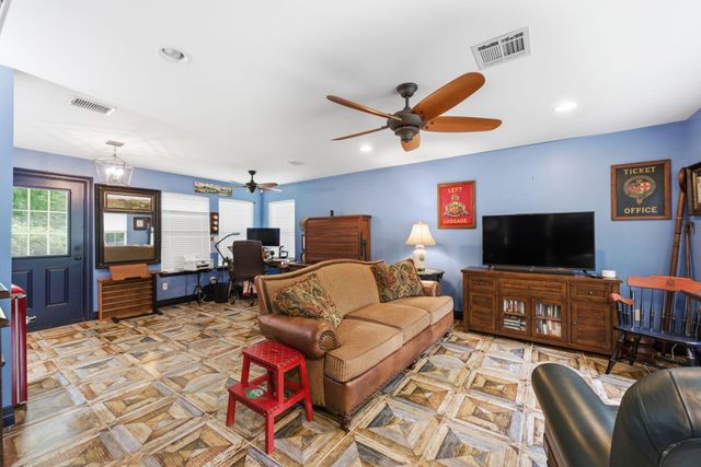 619 Tall Pines Drive, Magnolia, TX 77354