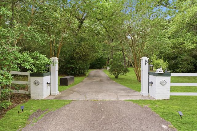 619 Tall Pines Drive, Magnolia, TX 77354