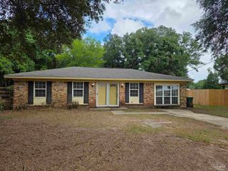 4925 La Ceiba Dr, Pensacola, FL 32526