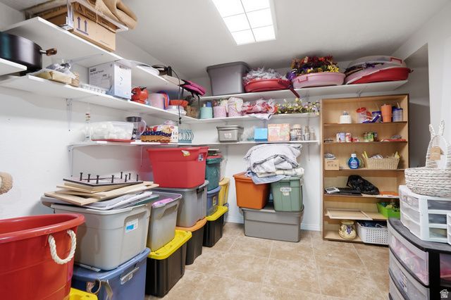 3847 S WESTGATE CIR, Magna, UT 84044