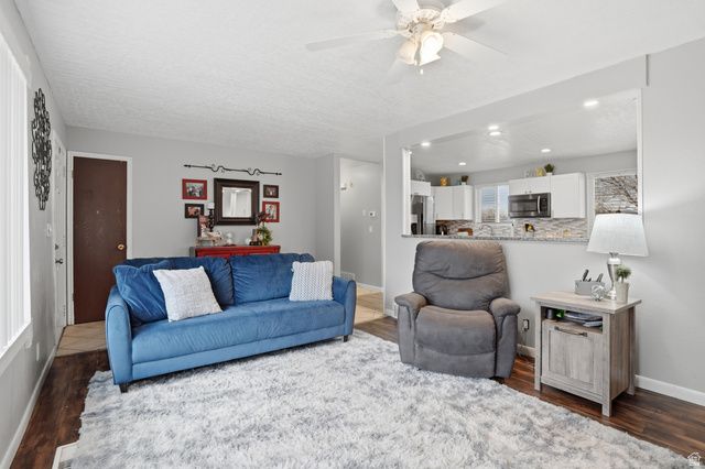 3847 S WESTGATE CIR, Magna, UT 84044