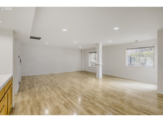 8481 Sw 168TH Ave, Beaverton, OR 97007