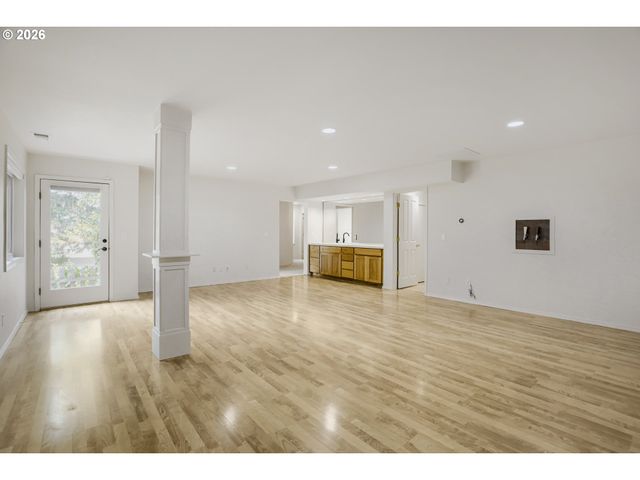 8481 Sw 168TH Ave, Beaverton, OR 97007