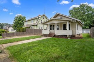 1006 S 4th Street, Aurora, IL 60505