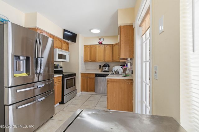 3227 RED OAK Drive, Jacksonville, FL 32277