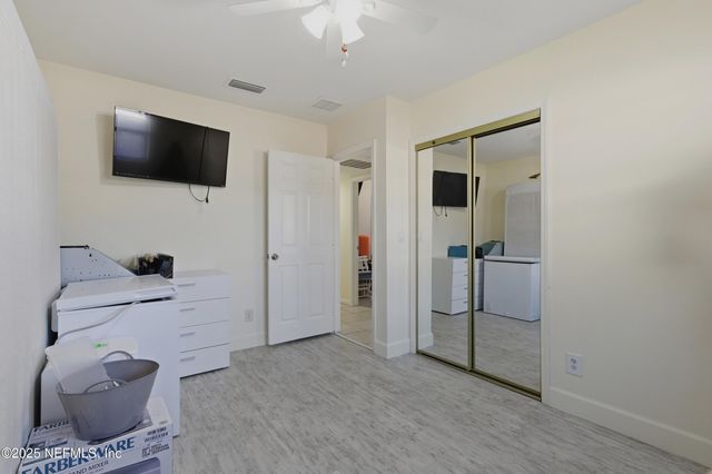 3227 RED OAK Drive, Jacksonville, FL 32277