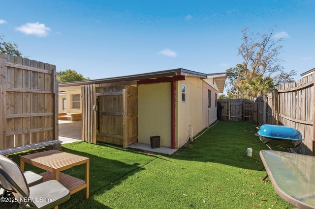 3227 RED OAK Drive, Jacksonville, FL 32277