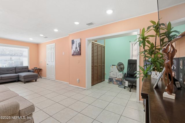 3227 RED OAK Drive, Jacksonville, FL 32277